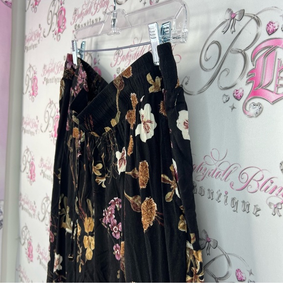 Le Chateau pants flowers purple tan green Black Floral Straight Leg Pants - Picture 6 of 11